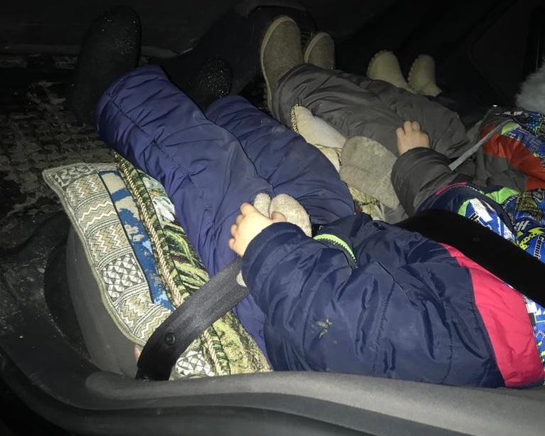 Вместо детского кресла в машине — куча подушек. Арамильские и сысертские водители наплевали на безопасность детей. Итоги рейда ГИБДД