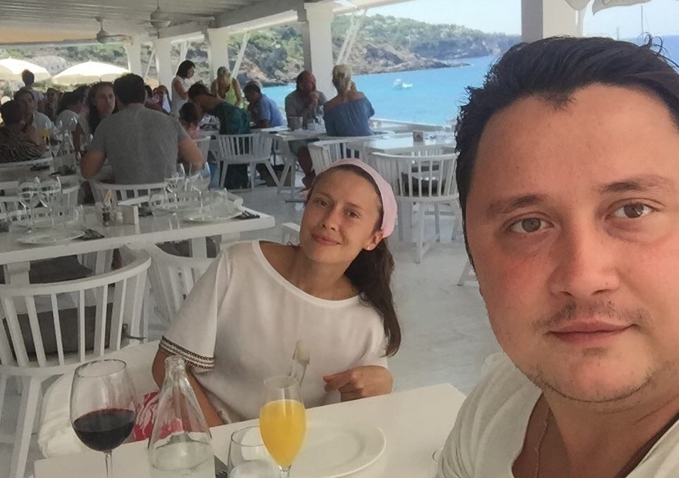 Не волнуйтесь, у него все хорошо. Кинувший всех, в том числе и Россию, арамильский застройщик Захар Ивачев выложил фото своей красивой жизни