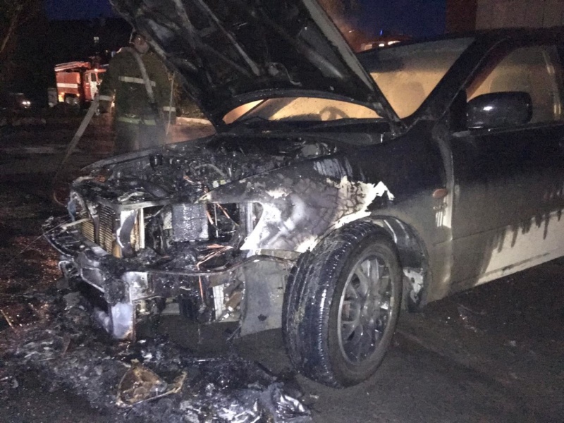 Ночью в Арамиле сгорел автомобиль ВАЗ