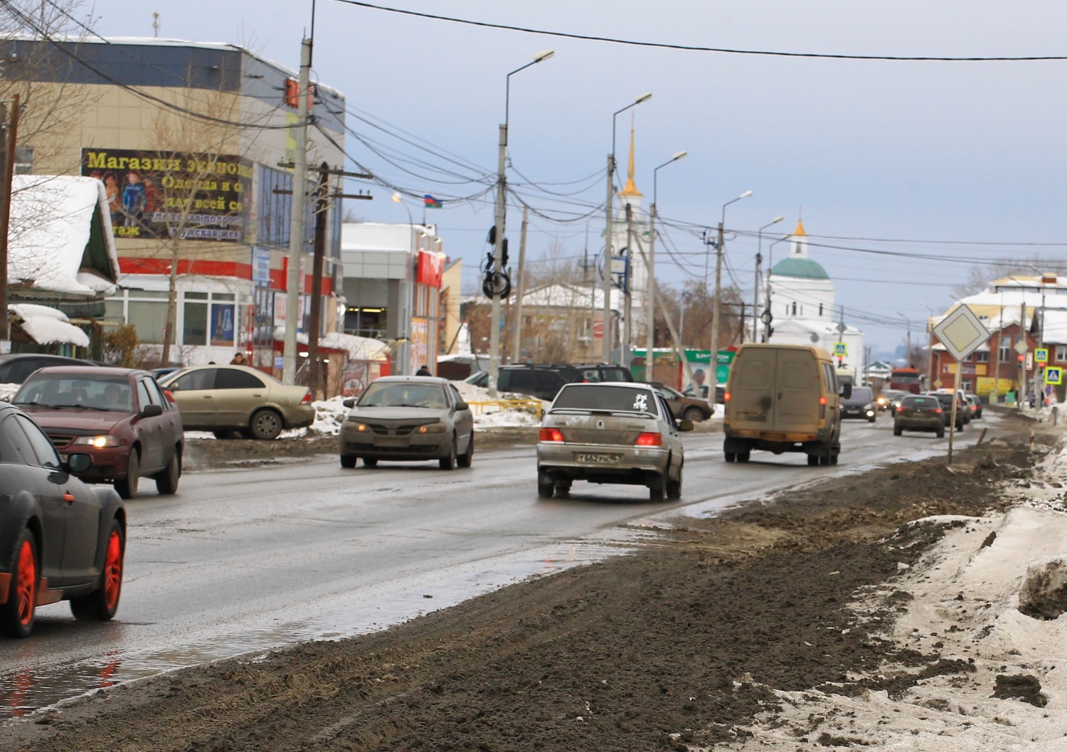 Арамиль в условиях карантина: мэр Никитенко запретил все массовые мероприятия, закрыл торговые центры, а пожилых отправил домой до 14 апреля