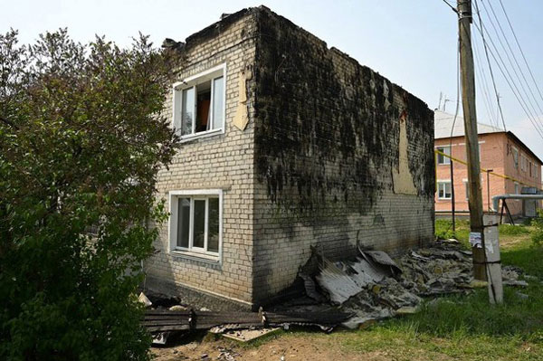 Губернатор направил Арамилю 41,5 миллиона рублей из резервного фонда на обеспечение жильём погорельцев