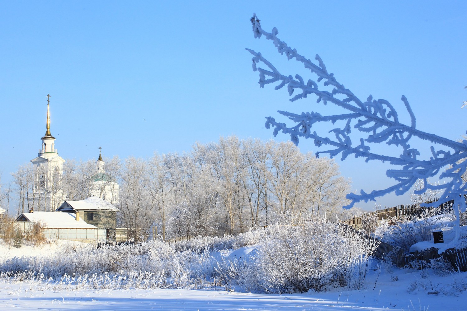 Арамиль в ближайшие часы то ли зальет дождем, то ли завалит снегом. А потом ударит мороз. Дорожники призвали водителей к осторожности Арамиль в ближайшие часы то ли зальет дождем, то ли завалит снегом. А потом ударит мороз. Дорожники призвали водителей к осторожности